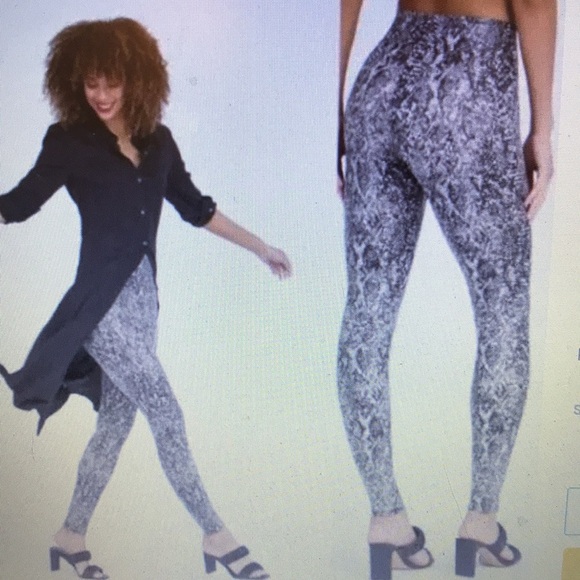 NWT SPANX Faux Leather Snake Shine Leggings - Picture 2 of 6